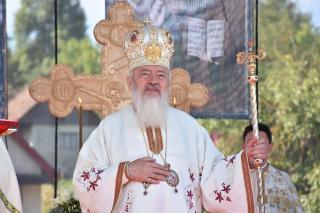 (Video) „Jertfa Crucii ne izbăvește din păcat și din moarte” – IPS Andrei