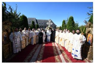 PS Antonie a slujit la hramul Mănăstirii Hadâmbu