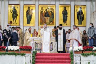 (Foto) Patru familii primesc „Crucea Moldavă”, în contextul Anului omagial al pastoraţiei românilor din afara României