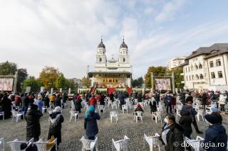 (Foto) Iașul, în veșmânt de sărbătoare – Sfânta Liturghie a Hramului Cuvioasei Parascheva – 2021