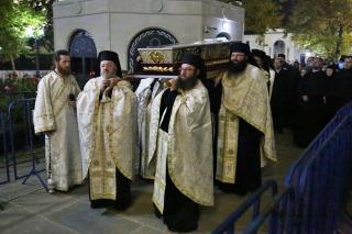 Hramul Mitropoliei, la final: Moaștele Sfintei Parascheva au fost așezate înapoi în Catedrala Mitropolitană