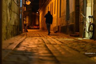 Unui om care spune că are credință în Dumnezeu, însă nu I se roagă