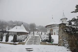 (Foto) Peisaj de iarnă la Mănăstirea Pângărați
