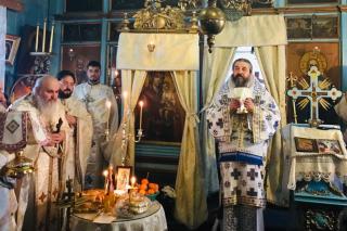 Slujbă arhierească și hirotonie întru preot la Biserica „Sfinții Voievozi” din Răuseni