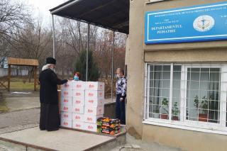 Daruri de Crăciun din partea Mănăstirii Hadâmbu pentru sute de copii din Basarabia