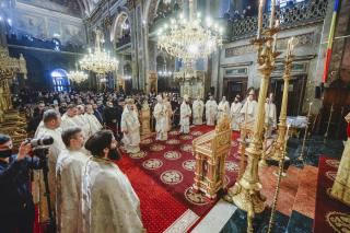 Hramul Facultății de Teologie din Iași, în prezența a trei ierarhi. Unui părinte profesor emerit i-a fost acordată distincția „Crucea Patriarhală”