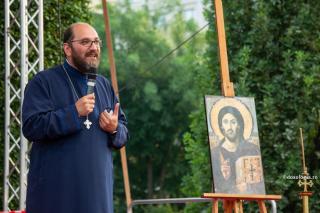 Și celor care stăteau în umbra și latura morții lumina le-a răsărit (Matei 4, 16)