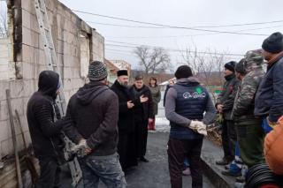 Sprijin din partea Bisericii pentru două familii încercate din comuna Mănăstirea Cașin