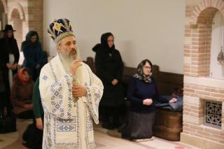 Duminica Fiului Risipitor | Părintele Mitropolit a slujit în Paraclisul „Ecclesia” din cadrul Muzeului Mitropolitan
