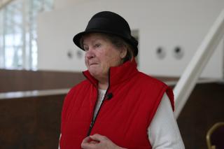 (Video) Voluntară la 77 de ani: Sunt născută la sfârșitul războiului și am sperat că nu voi mai apuca un război adevărat