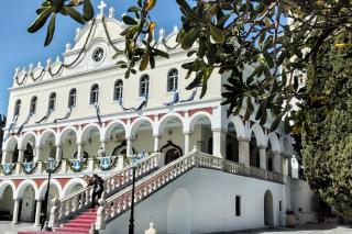 (Foto) În așteptarea Bunei Vestiri – Biserica „Panaghia Evanghelistria” din Tinos 2022
