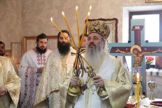 În Duminica dinaintea Postului Mare, IPS Teofan ne îndeamnă să fim mai aproape de familie și de Dumnezeu