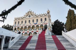 (Foto) Priveghere în cinstea praznicului Bunei Vestiri – Biserica „Panaghia Evanghelistria” din Tinos 2022