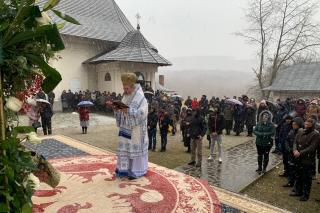PS Ignatie a slujit de sărbătoarea Bunei Vestiri la Mănăstirea Sihăstria Voronei