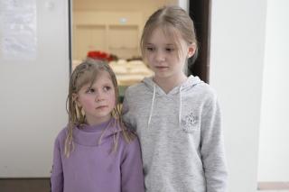 (Video) Snejana, 10 ani: „Foarte repede ne-am îmbrăcat, ne-am îngrămădit lucrurile cele mai importante și am plecat”