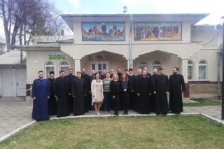 Curs în domeniul adicțiilor pentru 20 de preoți din Protoieria Bacău