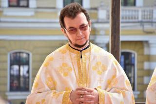 (Video) Rugăciunea și importanța ei în psihoterapia pastorală – interviu cu Arhim. Teofil Tia