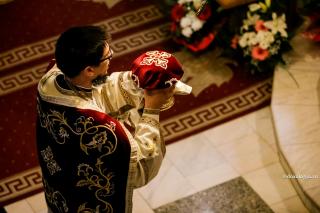 Nu trebuie să ceri sau să cauți minuni pe pământ, noi avem o minune – Dumnezeiasca Liturghie
