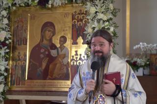 (Video) „Și nouă de multe ori ni se arată Domnul, pe drumul din Emaus, sub chipul străinului, pribeagului și călătorului și nu Îl recunoaștem" – PS Macarie