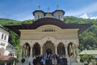 Studenții Facultății de Teologie din Iași, prezenți la Simpozionul Național Studențesc, organizat la Mănăstirea Lainici