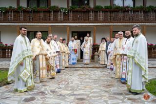 Prezență arhierească la Mănăstirea Măgura Ocnei, judeţul Bacău