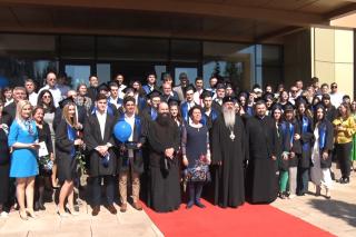 (Video) Curs festiv inedit la „Varlaam Mitropolitul”: Prima generație a liceului a absolvit clasa a XII-a