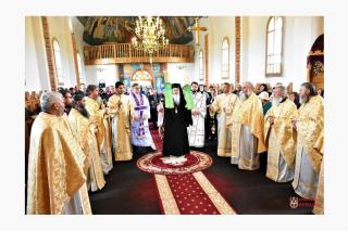 PS Ignatie: „Pogorârea Duhului Sfânt în chip de limbi de foc ne transmite faptul că Duhul Sfânt este un Duh al iubirii, al comunicării înspre celălalt”