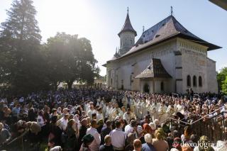 (Foto) Liturghie arhierească la împlinirea a 500 de ani de la sfințirea Bisericii „Sfântul Gheorghe” #HramSuceava2022