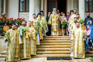 Duminica Pogorârii Sfântului Duh, sărbătorită la Mănăstirea „Sfântul Ioan cel Nou de la Suceava”