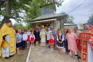 Liturghie arhierească în Parohia Lucăceni - Făleşti