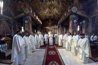 Prezenţă arhierească la hramul Parohiei „Sfântul Voievod Ştefan cel Mare” din Iaşi