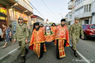 (Foto) Procesiunea cu moaștele Sfintei Mari Mucenițe Chiriachi la Huși – 2022