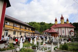 Ansamblul Parohiei „Sfinții Arhangheli” Almaș a fost binecuvântat de PS Nichifor Botoșăneanul