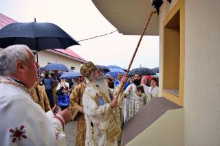 (Video) Biserica Parohiei Bărbătești a fost târnosită de Părintele Mitropolit Teofan