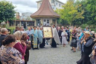 Icoana Maicii Domnului „Trihirusa”, în pelerinaj la Biserica „Precista” din Bacău