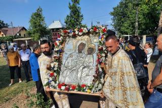 Icoana făcătoare de minuni de la Trifești a poposit în Parohia Berești-Bistrița I