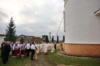 Slujbă de binecuvântare la Parohia Podoleni din județul Neamț