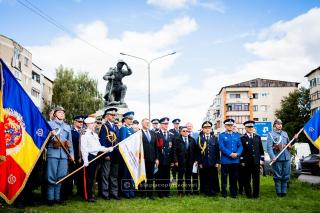 „Luptă, eroism și recunoștință” – Eveniment comemorativ la Fălticeni, la împlinirea a 100 de ani de la dezvelirea statuii eroilor Regimentului 2 Grăniceri