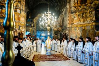 Liturghie arhierească la Mănăstirea Sfântul Ioan cel Nou de la Suceava