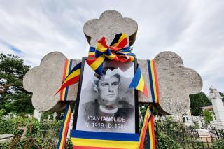 (Foto) Mormântul lui Ioan Ianolide din cimitirul Cernica