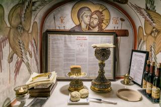 Liturghia fără adjectiv