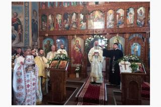 PS Antonie a slujit la Biserica „Sfinții Apostoli” - Găzărie din Moineşti