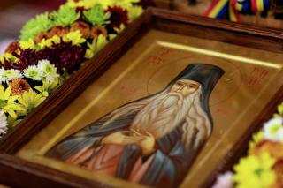 (Audio) Sfântul Paisie de la Neamț: „Să păzim poruncile lui Dumnezeu și, cu ele, sufletele noastre!”