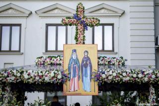 Sfânta Cuvioasa Parascheva de la Iași și Sfântul Cuvios Paisie de la Neamț. Elemente distincte și comune