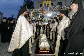(Foto) Pelerinii, la pas pe Calea Sfinților Parascheva și Paisie