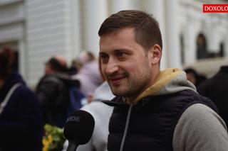 (Video) Un exercițiu de bucurie și de răbdare – alături de copii, la racla Sfintei Parascheva