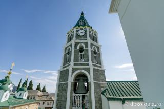 Clopotniţa Mănăstirii „Sfântul Pantelimon” – Athos