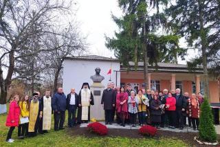 Bustul filantropului Vasile Stroescu a fost sfințit