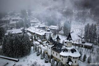 (Foto) Prima zăpadă la Mănăstirea Sihăstria