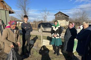 Pachete cu alimente pentru familiile nevoiașe din Episcopia de Bălți